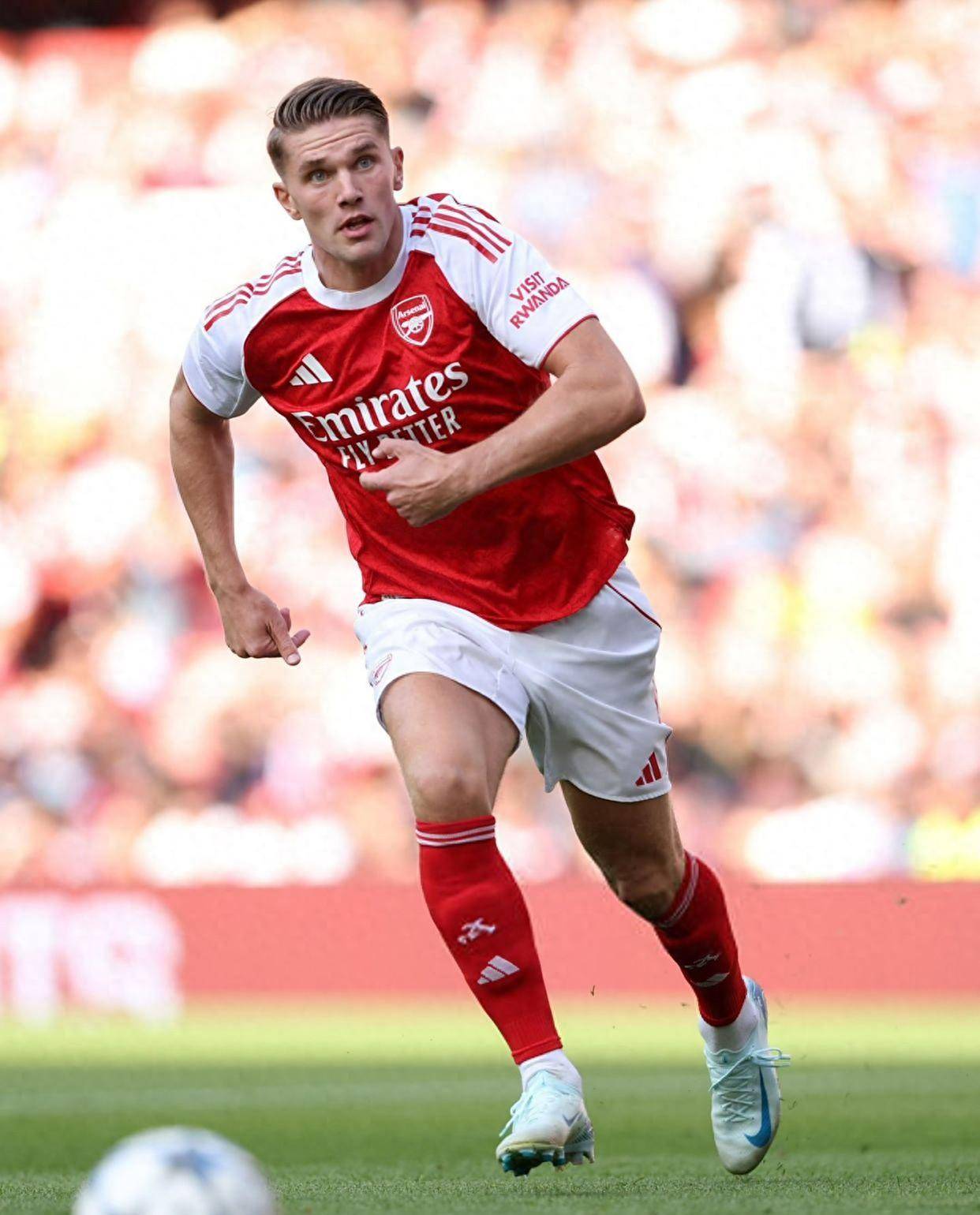 爱游戏体育官网-2亿欧引援！阿森纳热身赛2-3输球，新老磨合难题待阿尔特塔解决