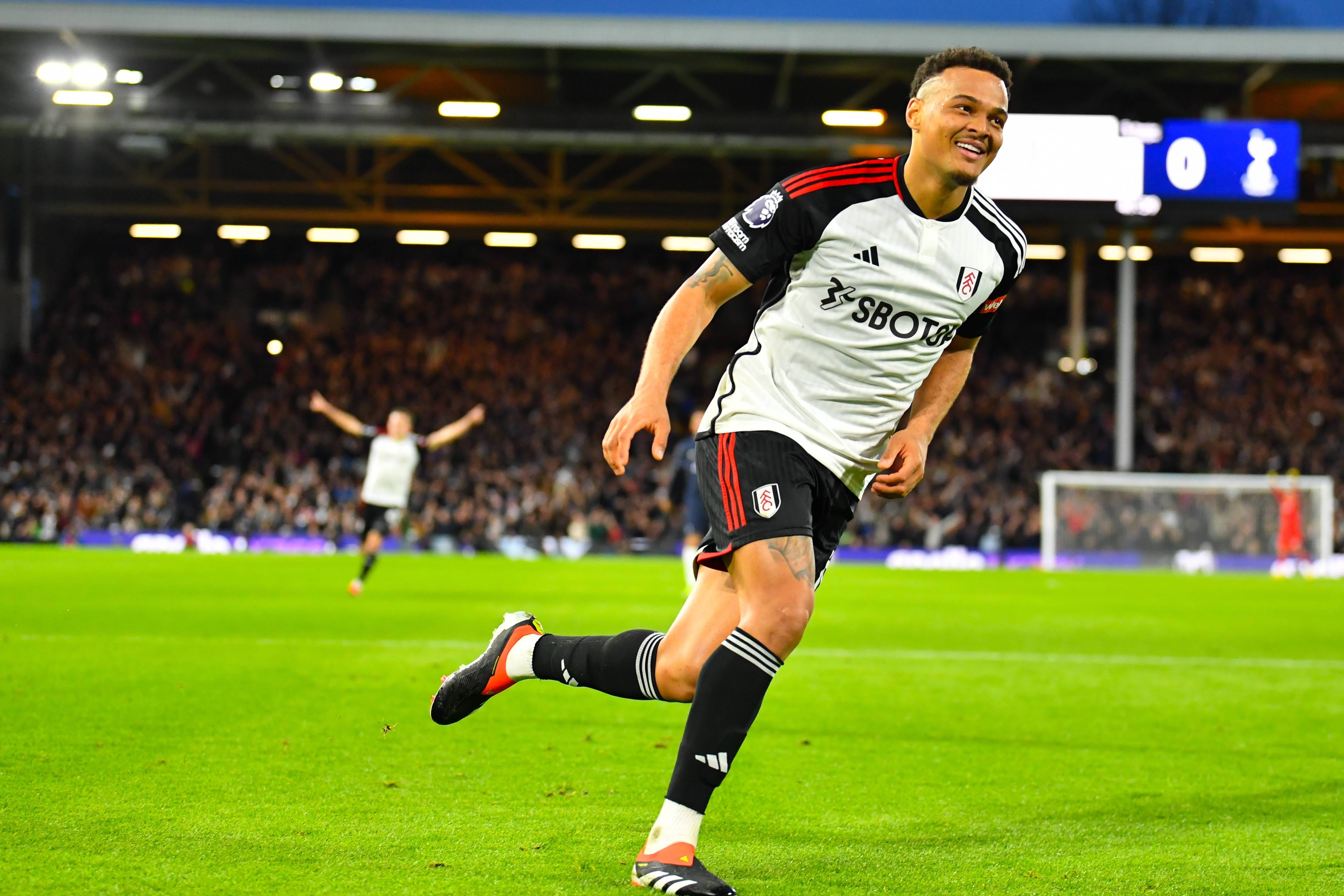 爱游戏体育首页-天空体育：利兹联有意富勒姆前锋穆尼斯，但富勒姆不打算卖