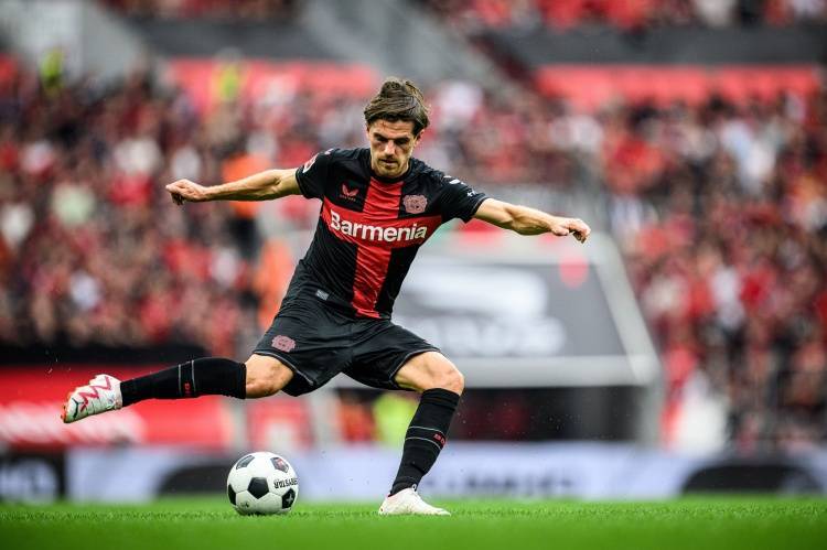 爱游戏体育中国-德天空：奥格斯堡有意夏窗签霍夫曼，球员想要留在勒沃库森