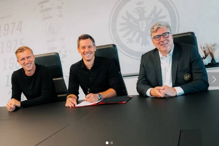 爱游戏-任职期间球队均踢欧战，官方：法兰克福续约体育总监哈敦至2028年