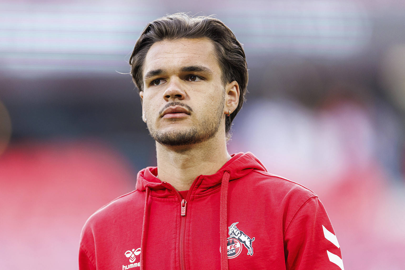 爱游戏体育app-记者：霍芬海姆仍考虑引进芬克格拉夫，斯图加特也在关注球员