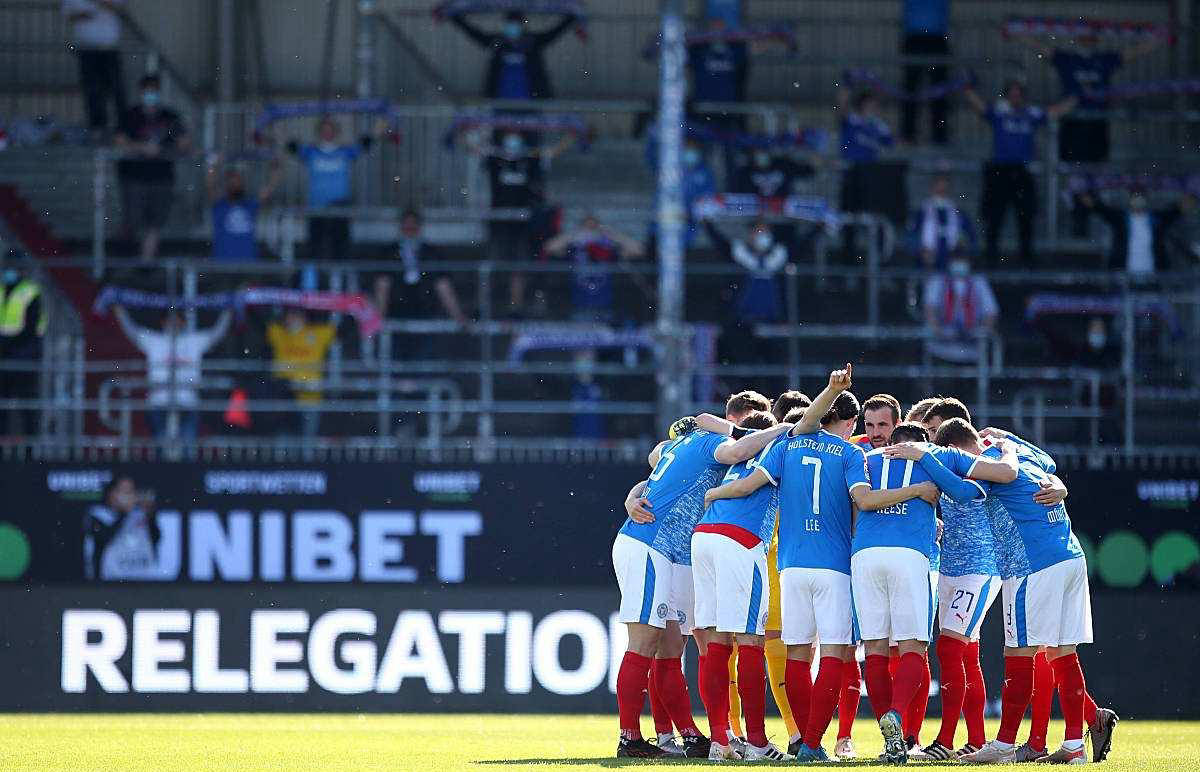 爱游戏体育中国-升降级球队对决！比勒菲尔德力争胜利，荷尔斯泰因基尔追赶尾声！